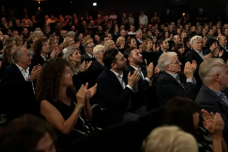 25 minutos aplaudiendo sin parar. El festival de Venecia acaba de marcar un nuevo récord mundial de aplausos para una película más que necesaria en 2026