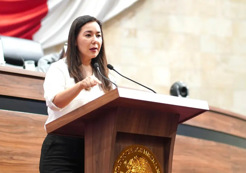 Plantea Haydeé Reyes facilitar trámites a pequeños negocios