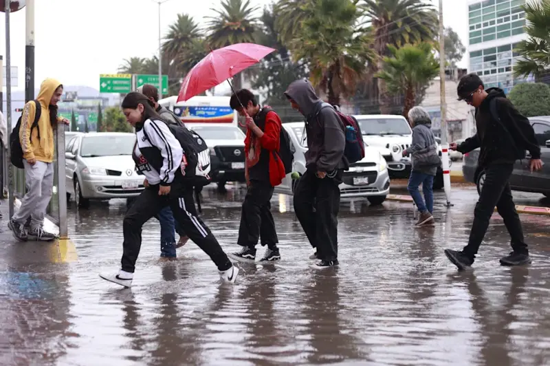 Huracán Marie se intensifica frente a Baja California Sur