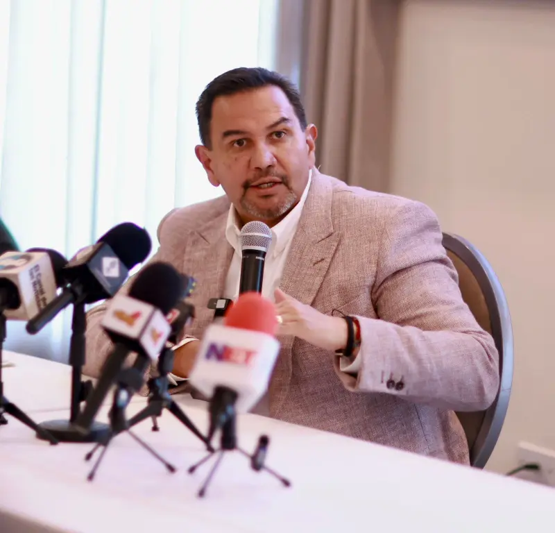 Cruz acusa a Corral de usar a Morena para fuero