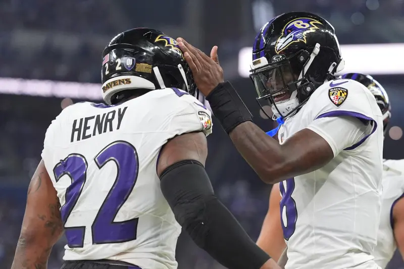 NFL hoy: Henry firma 3 TDs, Lions gana en OT y Bears aplasta a Panthers
