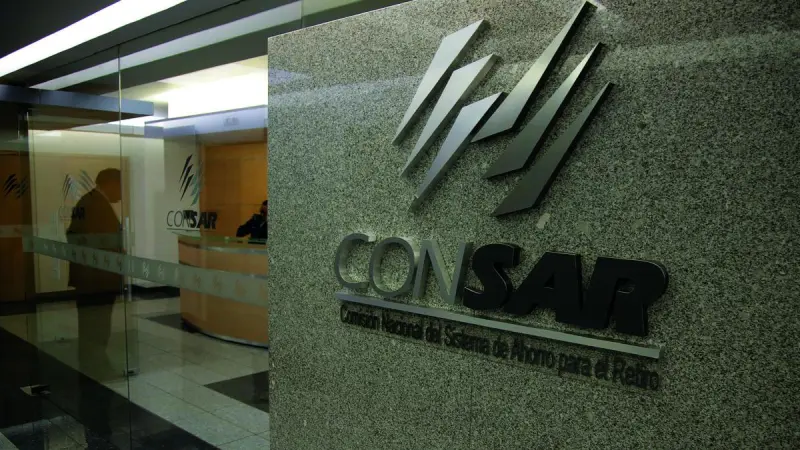 Ahorro voluntario en afore: cuándo puedes sacarlo y cuándo tendrás que esperar hasta los 65 años