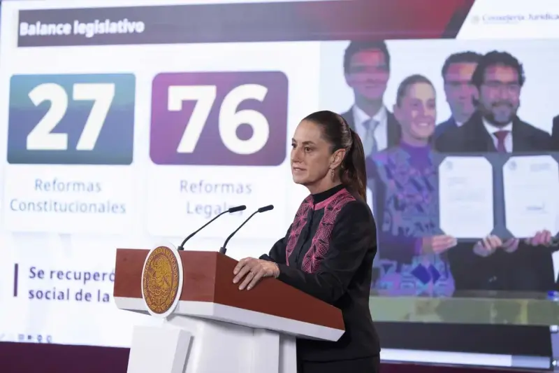 Alcalde reporta 27 reformas constitucionales y 76 legales