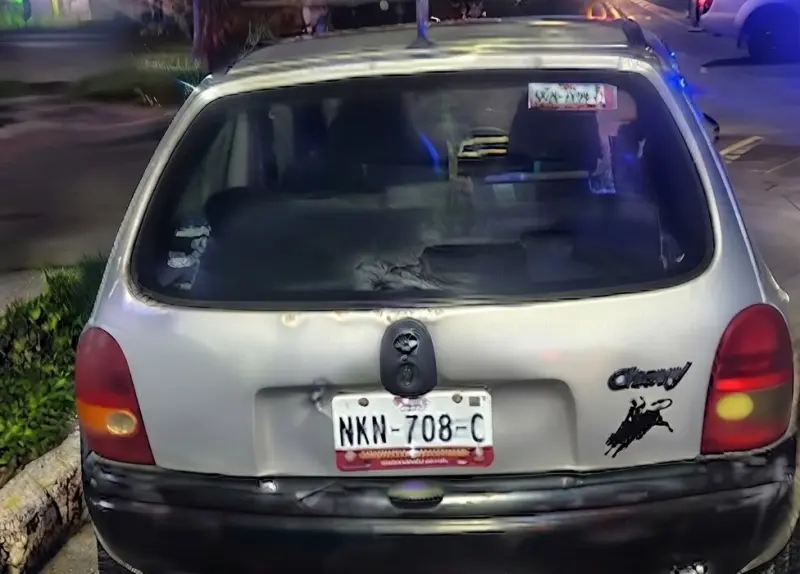 Hallan restos humanos de 2 jóvenes dentro de auto en Jaltenco