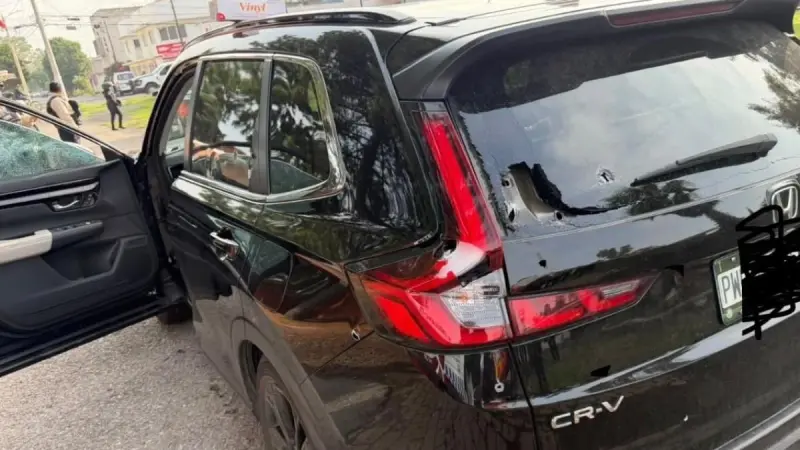 Atentan contra asesor de la alcaldesa de Tecámac; su chofer resultó herido