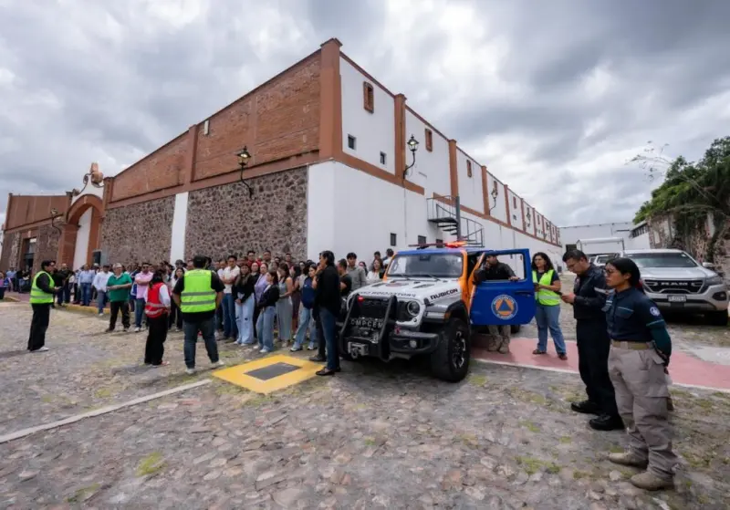 Realizan macrosimulacro en Centro Municipal de El Marqués