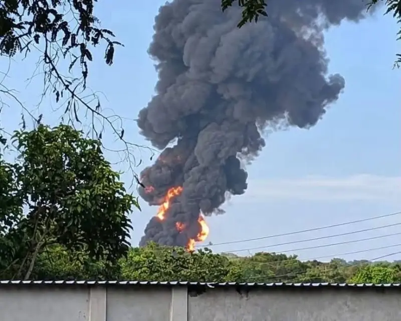 Fuerte explosión en Jáltipan
