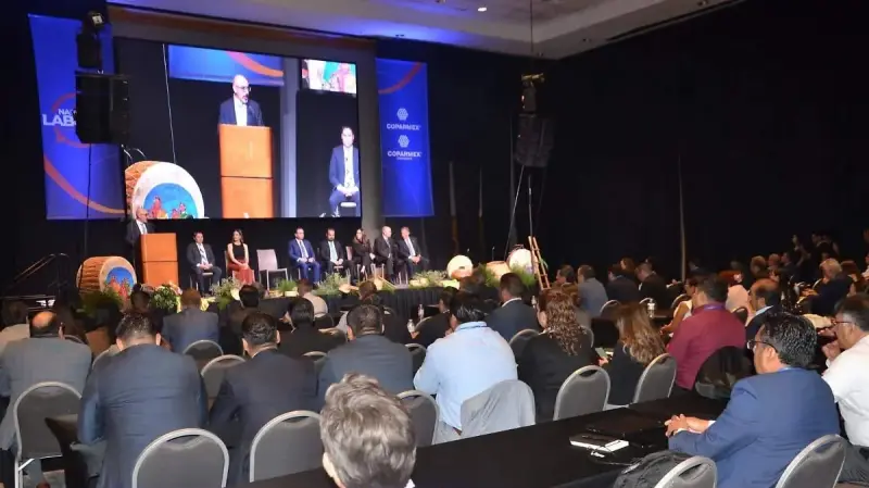 Analizan en Chihuahua el futuro del empleo y el impacto de la IA