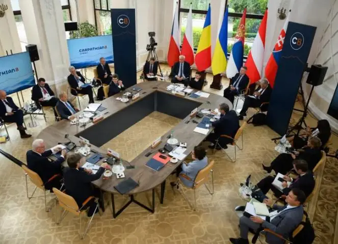 Zelensky recibe a líderes mundiales para una cumbre regional en Ucrania en medio de la invasión rusa