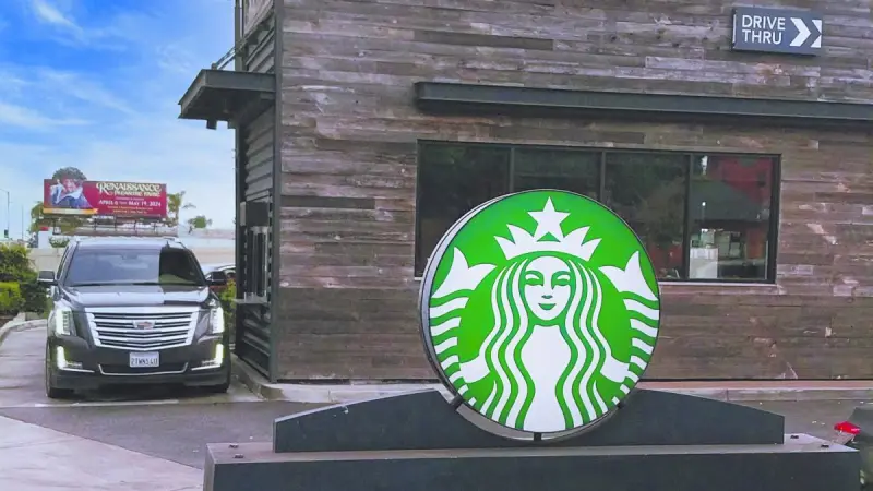Starbucks planea llegar a las 1,000 tiendas en México en 2027