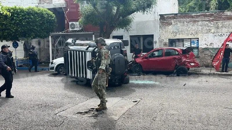 Persecución y balacera en Culiacán tras robo de una Land Rover Defender; detienen a dos jóvenes