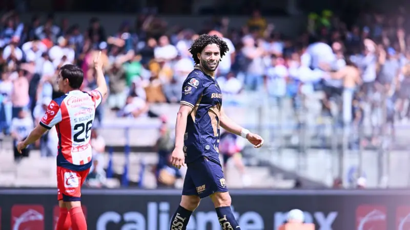 Pumas pierde ante San Luis en el regreso del Chino Huerta al Olímpico Universitario