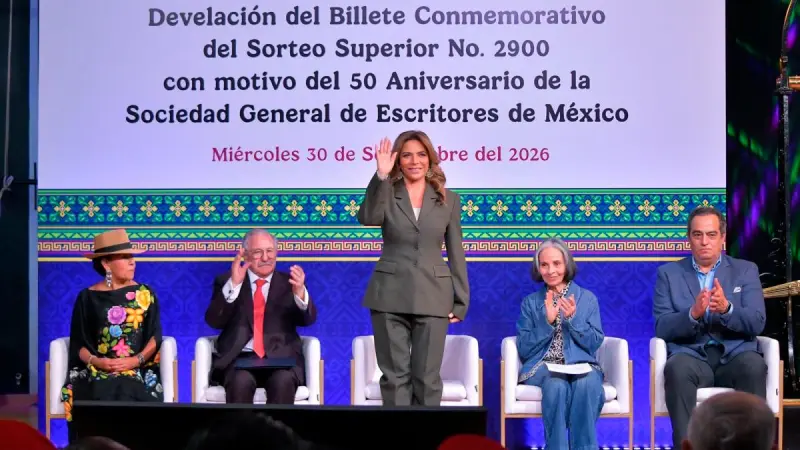 Sociedad de Escritores de México es reconocida con billete de Lotería Nacional que inscribe el 50 aniversario de su fundación