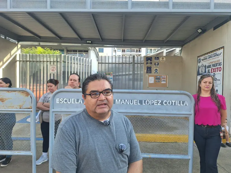 Rechazan padres de familia reubicación de alumnos en Puerto Vallarta