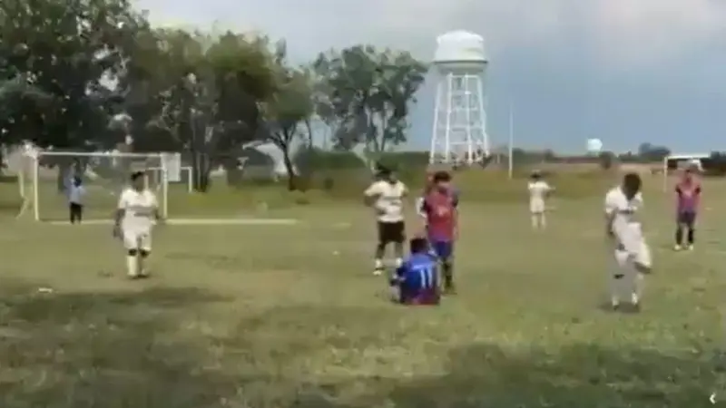 Ataque armado en partido de futbol en Guanajuato deja un muerto y seis heridos (VIDEO)