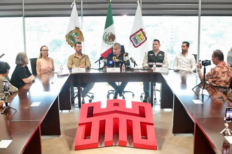 Torreón suma más de 200 reportes ciudadanos tras lluvia y fuertes vientos