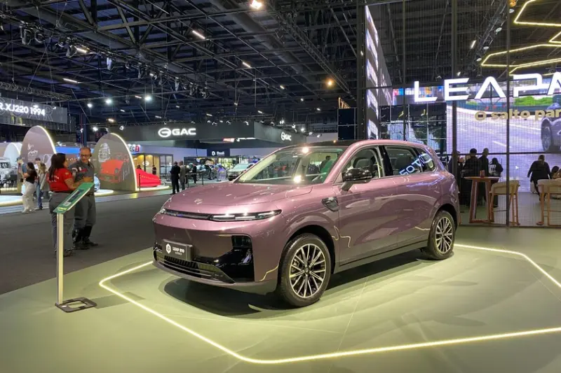 Leapmotor B10 ofrece 990 kilómetros de autonomía en México y la clave está en un motor de gasolina que no mueve las ruedas
