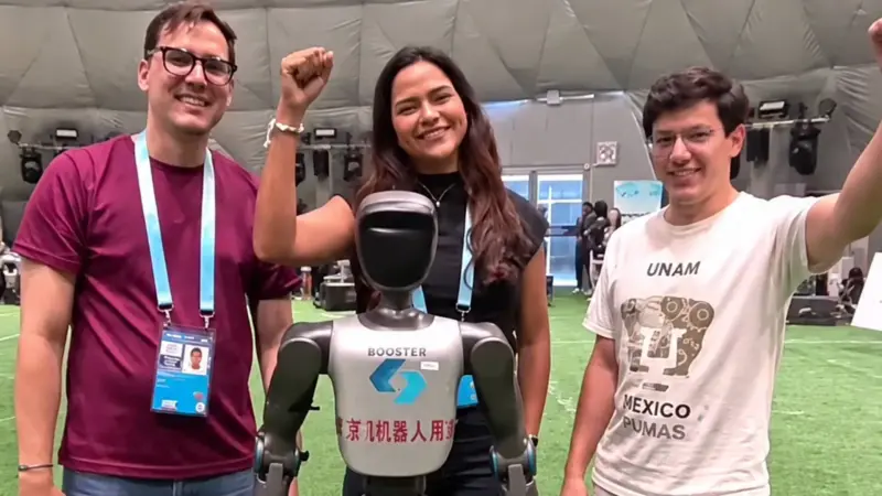Robots futbolistas de la UNAM llegan a cuartos de final en China tras solo dos semanas de preparación: tomaron decisiones por sí mismos y jugaron sin GPS ni control remoto