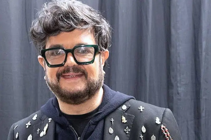Aleks Syntek regaña a sus fans y arremete contra el reguetón en concierto del Grito de Independencia