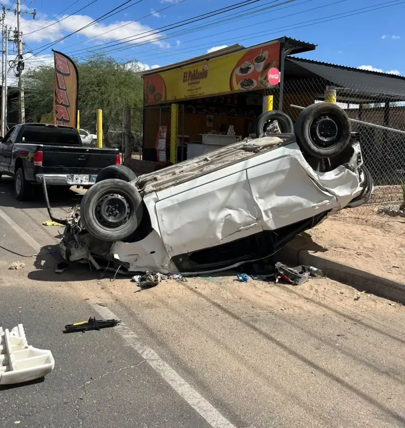 Muere joven tras chocar contra un poste y volcar en San Luis Río Colorado