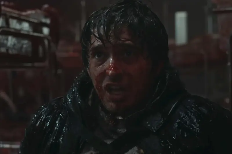 Zach Cregger lo dio todo para que 'Resident Evil' fuese perfecta. Incluyendo su propia sangre