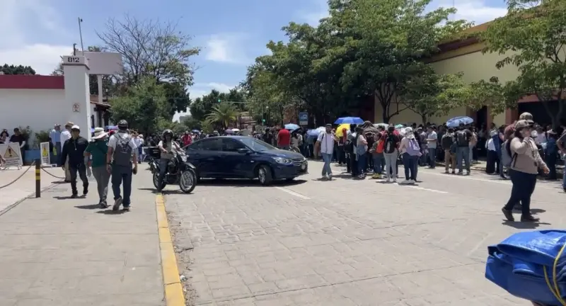Bloquea Sección 22 avenida Juárez por visita de Sheinbaum