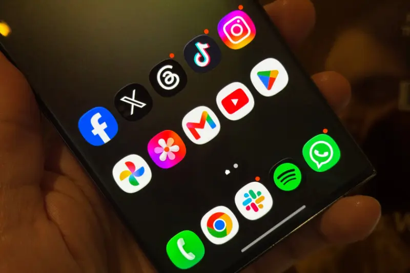 Si los números de notificaciones te molestan, tu Samsung puede reemplazarlos por simples puntos