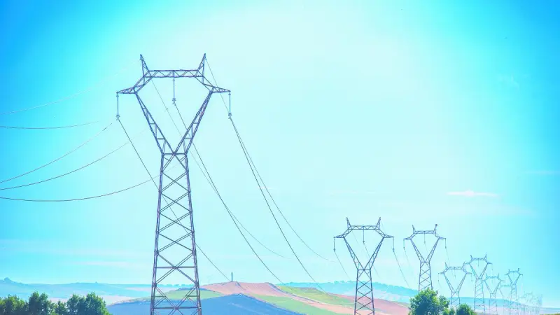 España crece inversión en red eléctrica a 19,000 millones de dólares