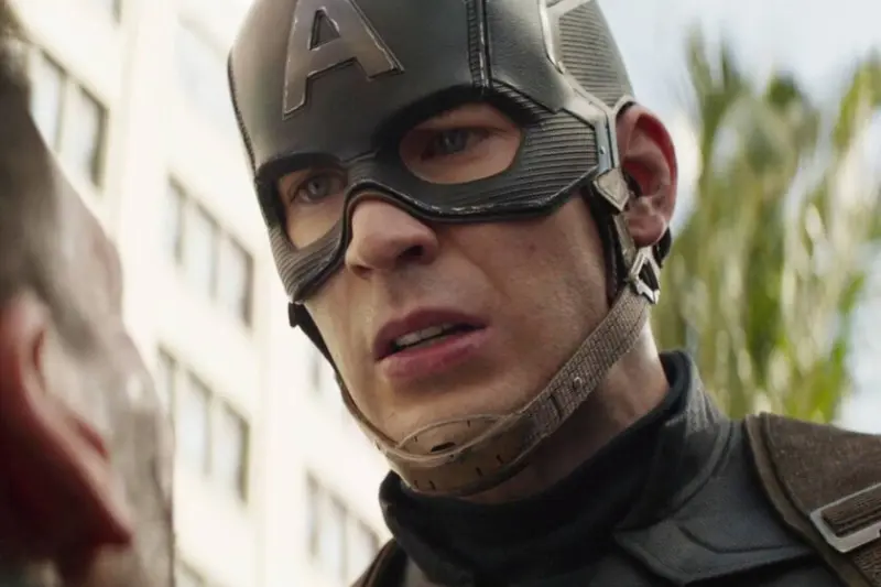 Chris Evans, el inolvidable Capitán América en Marvel, cambia radicalmente de opinión sobre lo que ocurre en 'Civil War': "Sé que sonará polémico"