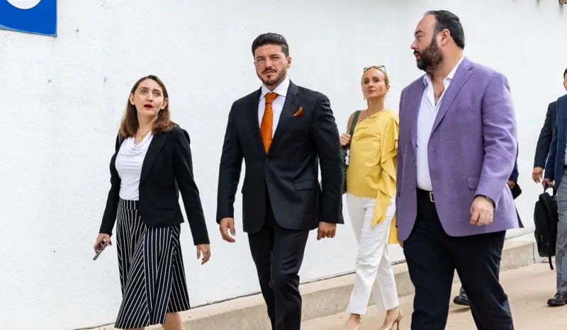 Va Samuel García rumbo a EU para gira de trabajo e inversiones