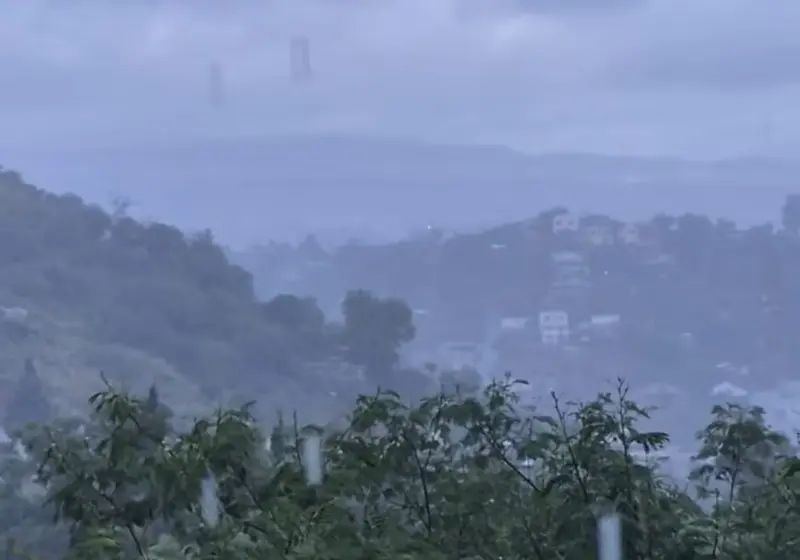 Nogales amanece con lluvias por el huracán Polo y Protección Civil alerta por crecientes en arroyos; estas son las calles con más riesgo