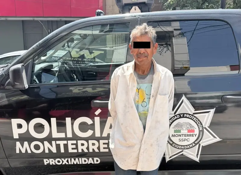 Cae hombre de 64 años tras ser sorprendido quitando tapas de rines en Monterrey