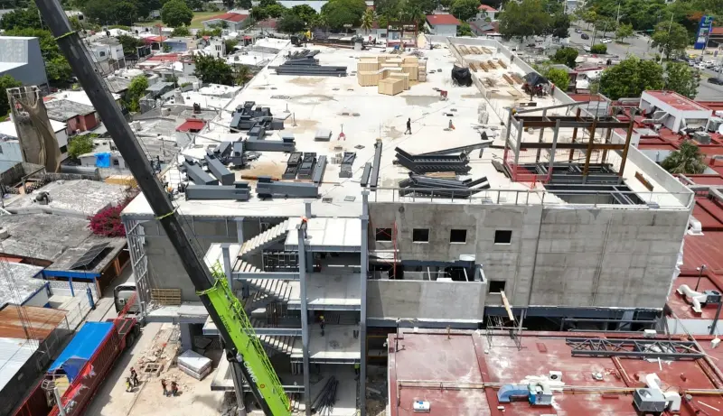 “Trabajo sí hay”: construcción crece 40% por remodelaciones en Quintana Roo