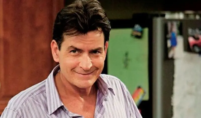 Charlie Sheen regresa a la televisión junto a su padre Martin Sheen en Happy Jack