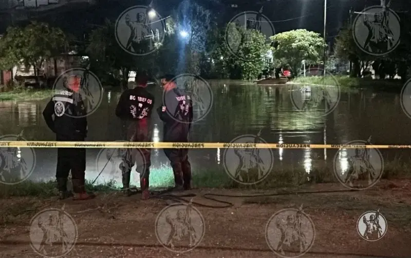 Corriente de agua arrastra a hombre a dique; lo buscan