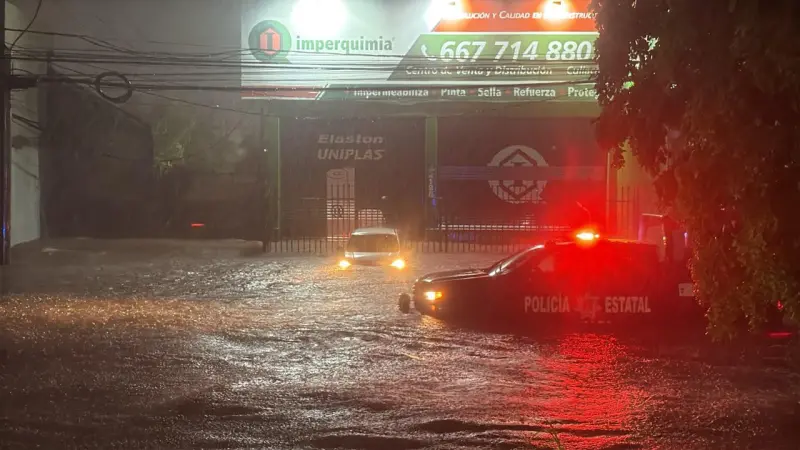 Fuertes lluvias por ‘Polo’ duran más de 4 horas y arrastran vehículos en Culiacán