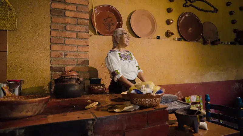 Guardianas del sabor y la cocina tradicional de Michoacán en el FICM