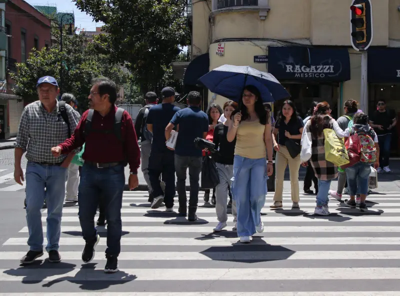 Calor extremo azota a 6 estados en México con hasta 45 °C; Monzón Mexicano y Onda Tropical 39 traerán lluvias