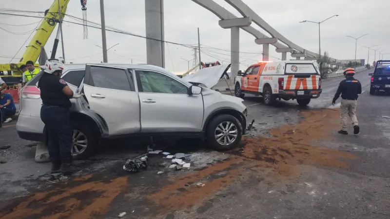 Accidente en carretera Miguel Alemán deja un fallecido y 2 lesionados en Apodaca