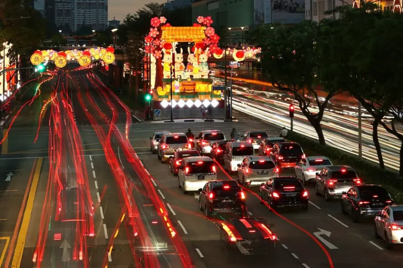 En Singapur el verdadero lujo no es tener un Ferrari o un Lamborghini: el estatus es tener un coche, aunque sea viejo