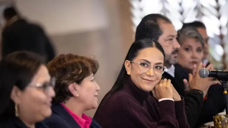 Ariadna Montiel respalda a Delfina Gómez durante su Tercer Informe de Gobierno