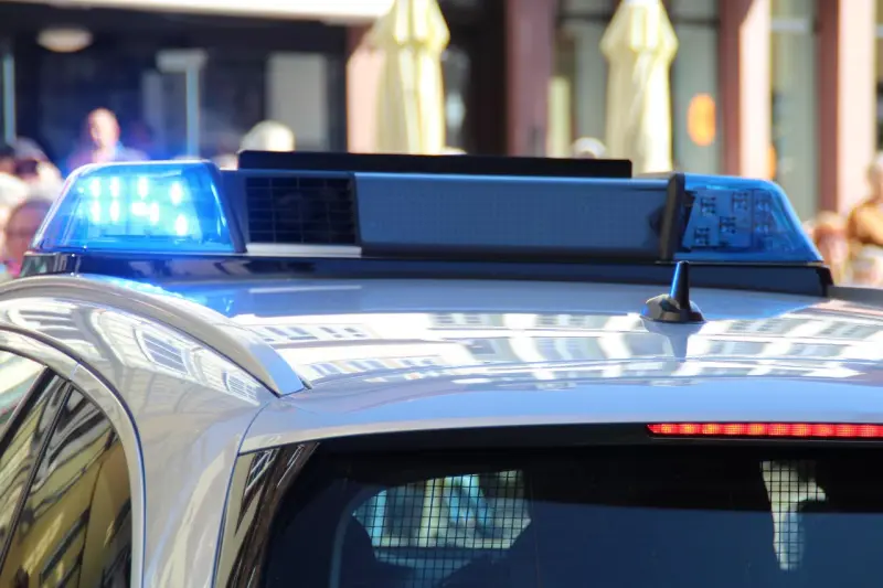 Persecución en Ciudad Obregón termina con dos detenidos luego de que la AMIC ubicara un BMW relacionado con una investigación por hechos de alto impacto, con armas de fuego, cartuchos y narcótico asegurados