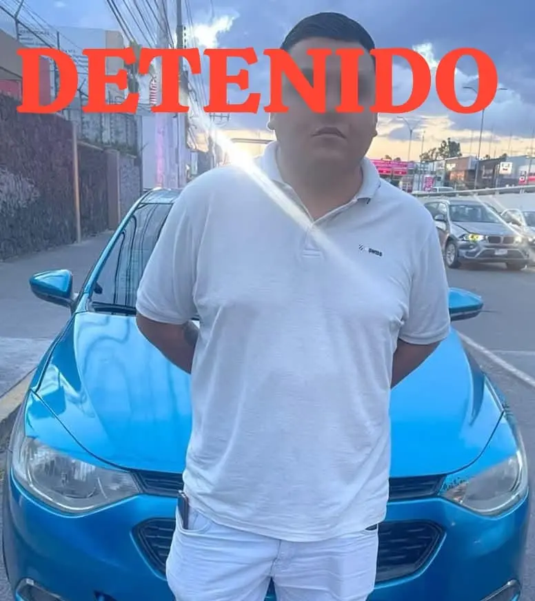 Detectan vehículo relacionado con presunto fraude y detienen a conductor tras resistirse a la autoridad en Bernardo Quintana
