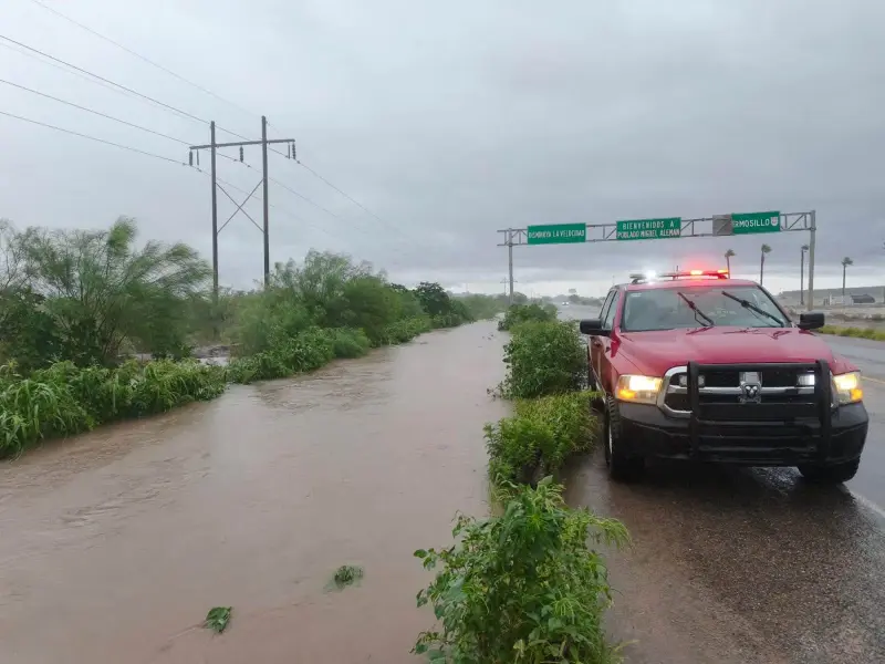 Tras 60 milímetros de lluvia, Miguel Alemán registra viviendas afectadas y calles con agua mientras habilitan albergue y mantienen monitoreo con drones