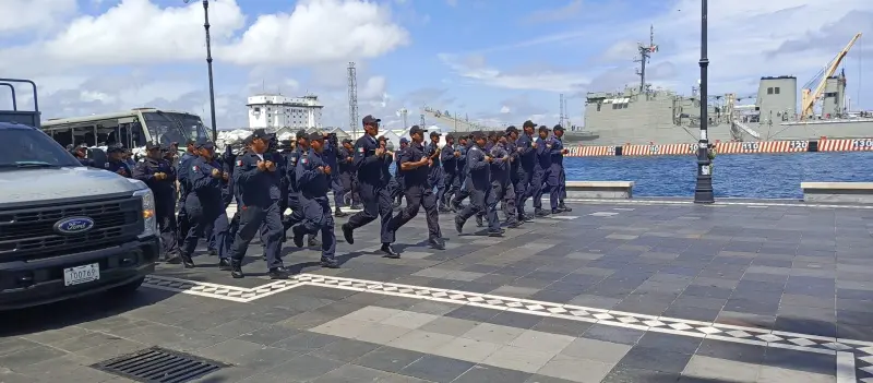 Continúan prácticas de la Marina para el Dia de la Armada de México