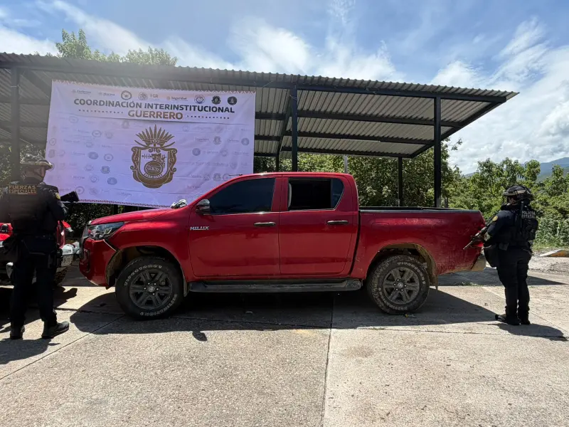 Incautan camioneta y auto robados en Chilpancingo