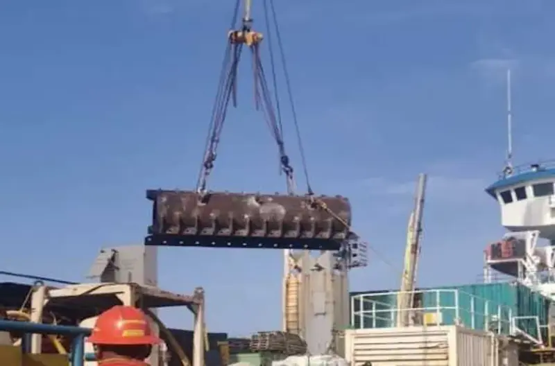 Pemex inicia instalación de envolvente en ducto de Ek-Balam