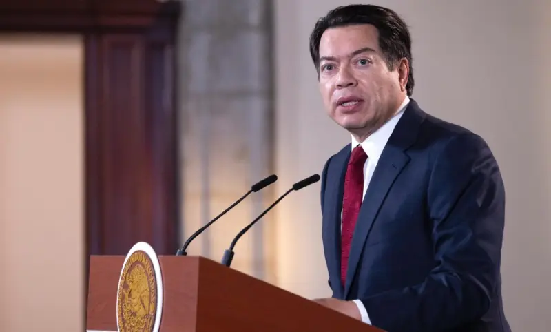 Prohibirán uso de celulares en primarias y secundarias de México