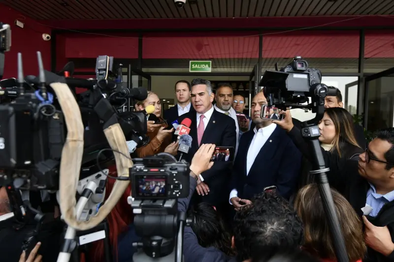 INE ordena a Alito Moreno retirar acusaciones de narcopartido y otras