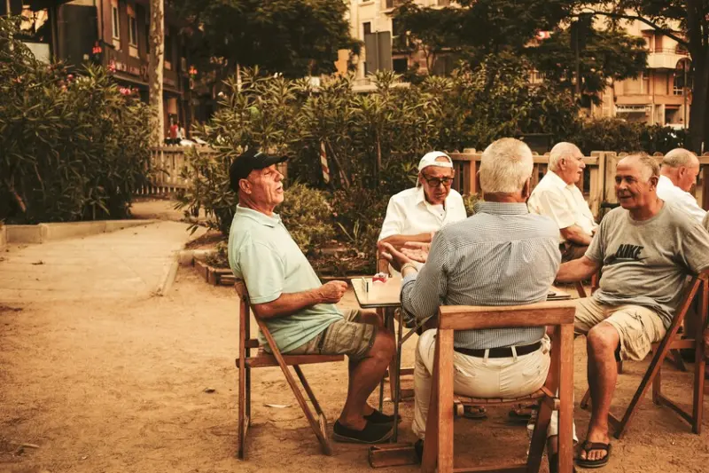 La psicología lo explica: las personas nacidas entre 1945 y 1965 desarrollaron una capacidad para gestionar las emociones y priorizar lo importante